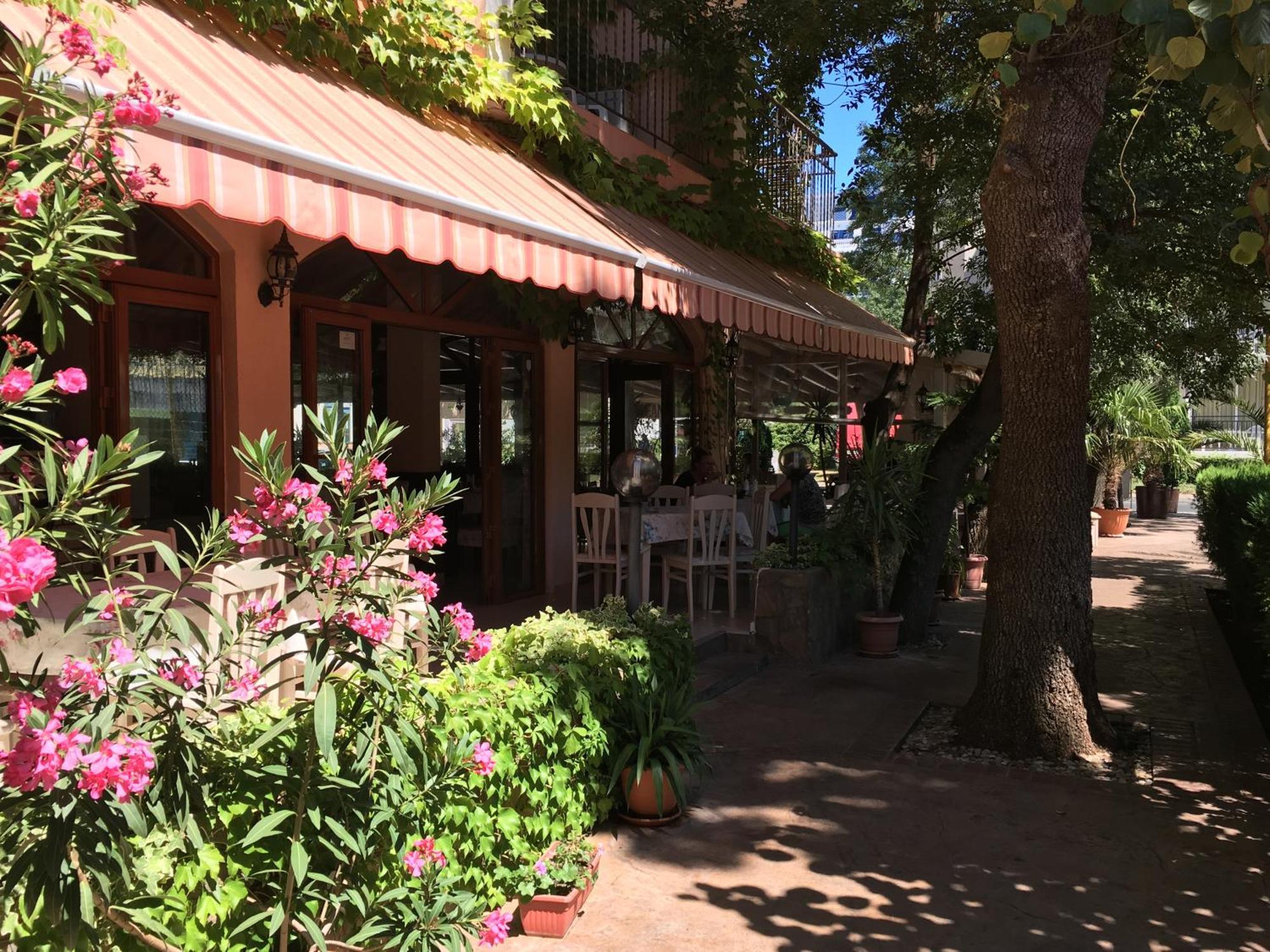 Oleander House And Tennis Club Sunny Beach Exterior photo