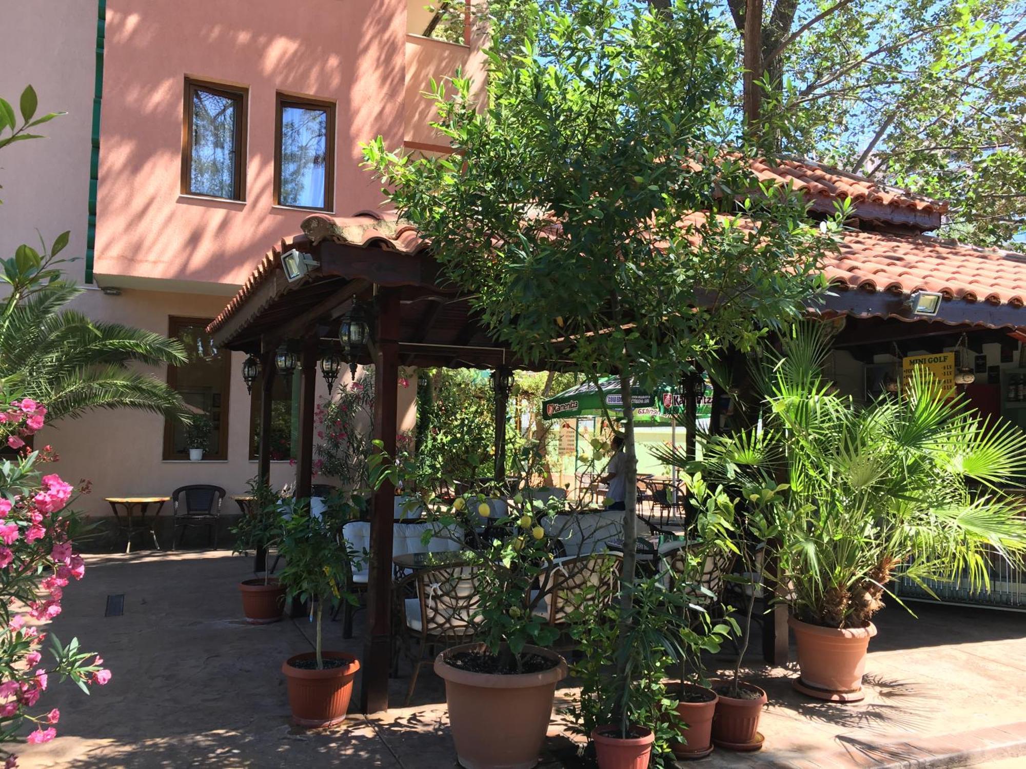 Oleander House And Tennis Club Sunny Beach Exterior photo